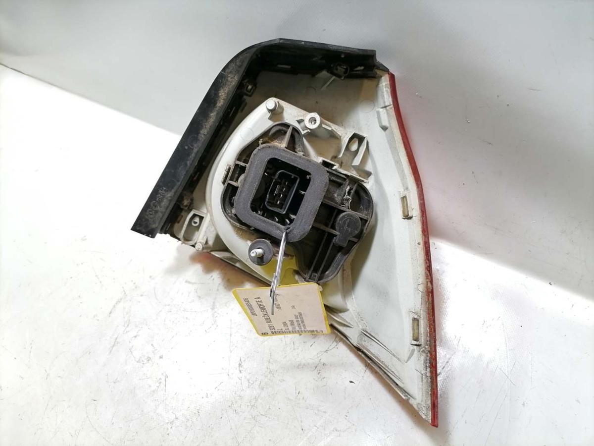 VW Golf V original Rücklicht Rückleuchte außen links Fließheck BJ04